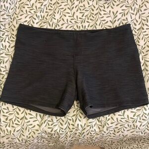 Lululemon low-rise bike shorts /yoga/dance/athletic shorts - size 8